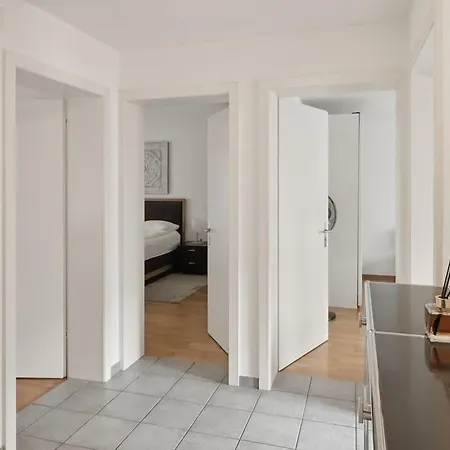 2br Near The And Center - Dahlia 6