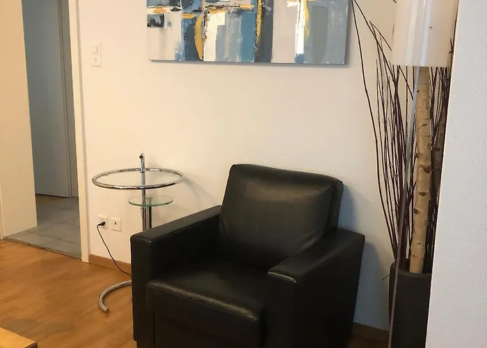 2br Near The And Center - Dahlia 6