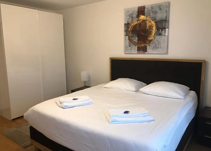 2br Near The And Center - Dahlia 6 *