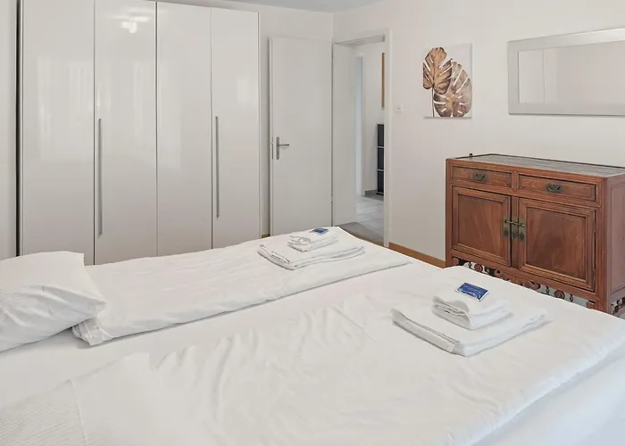 Apartment 2br Near The And Center - Dahlia 6 Zurich